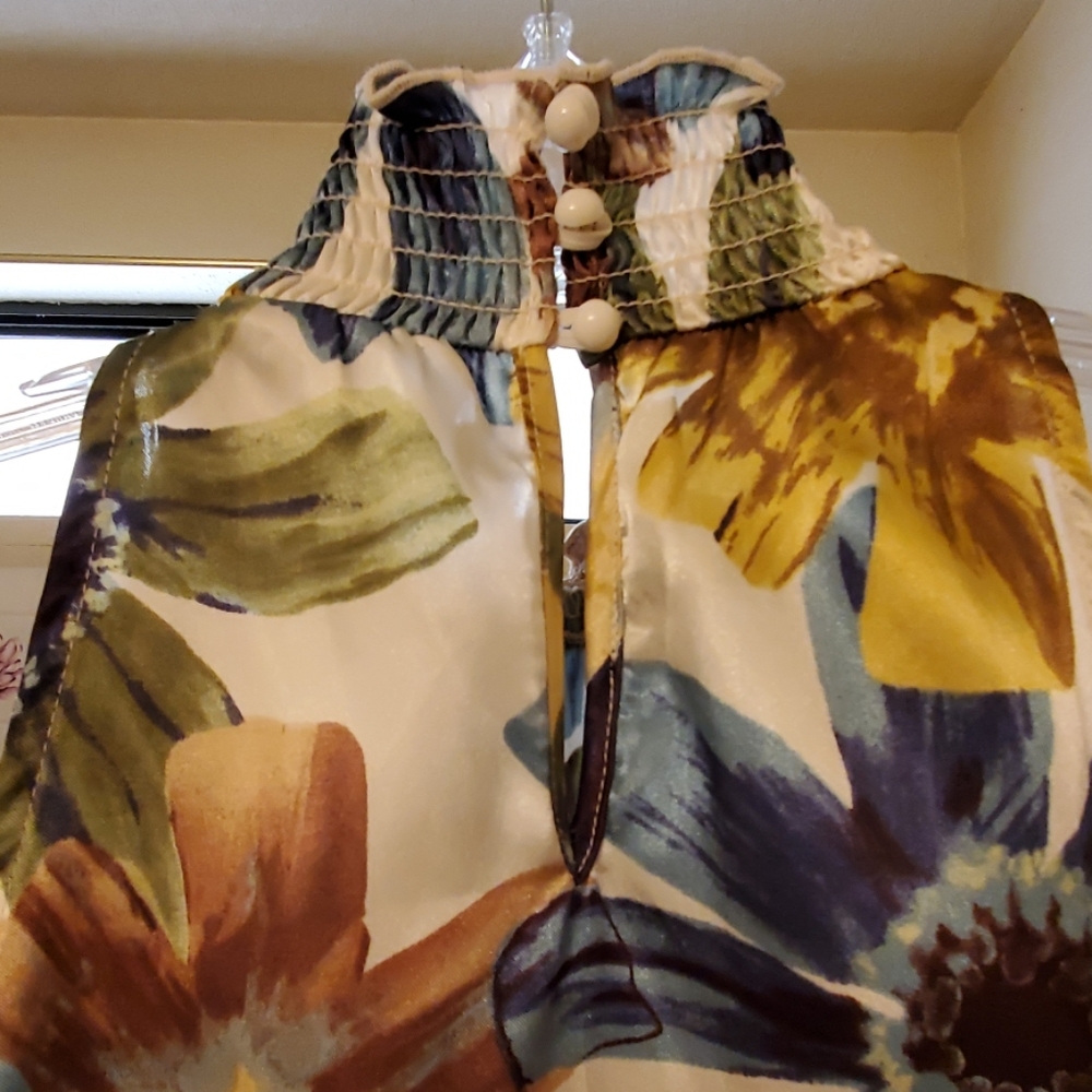Floral Top - Picture 3 of 5